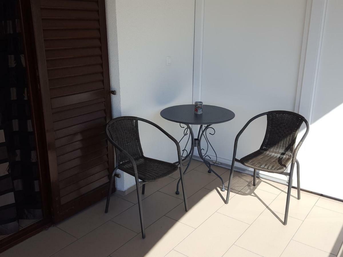 Apartments Merion Starigrad Paklenica Exterior foto