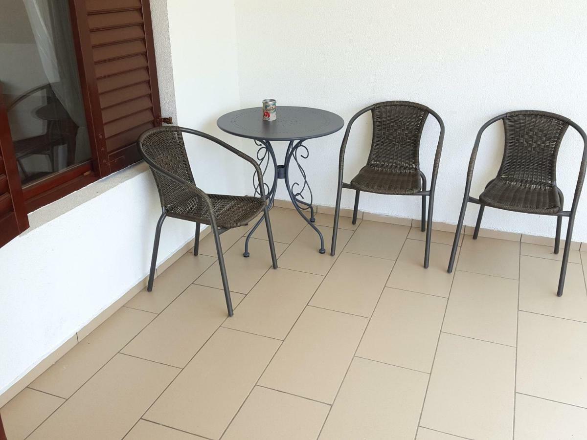 Apartments Merion Starigrad Paklenica Exterior foto