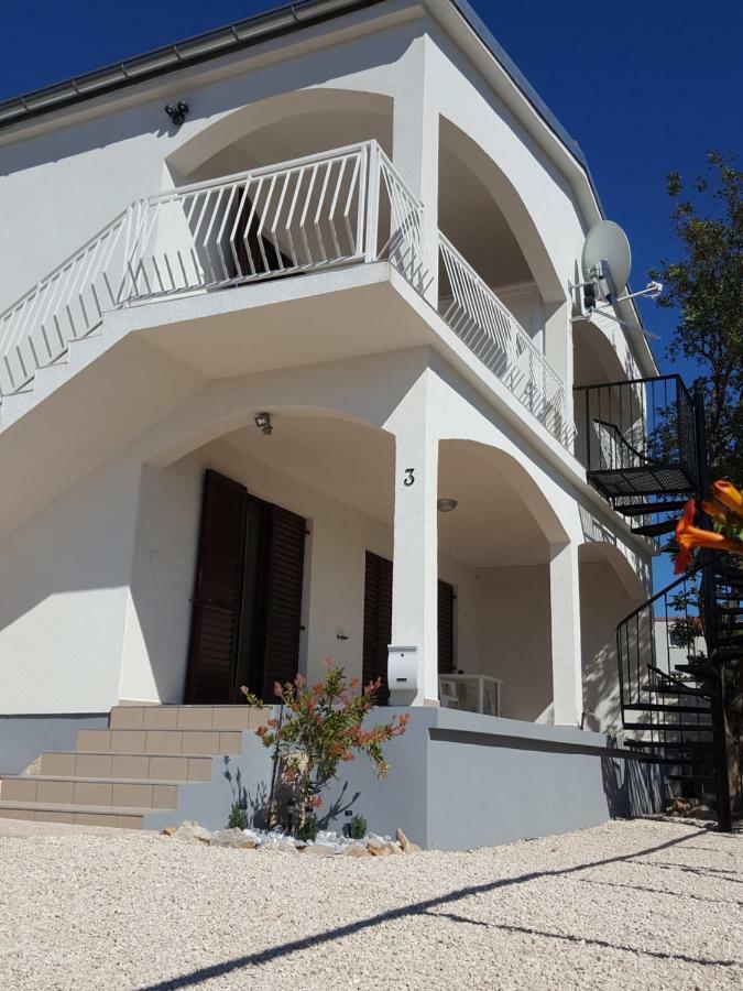 Apartments Merion Starigrad Paklenica Exterior foto