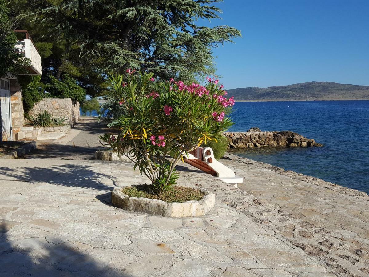 Apartments Merion Starigrad Paklenica Exterior foto