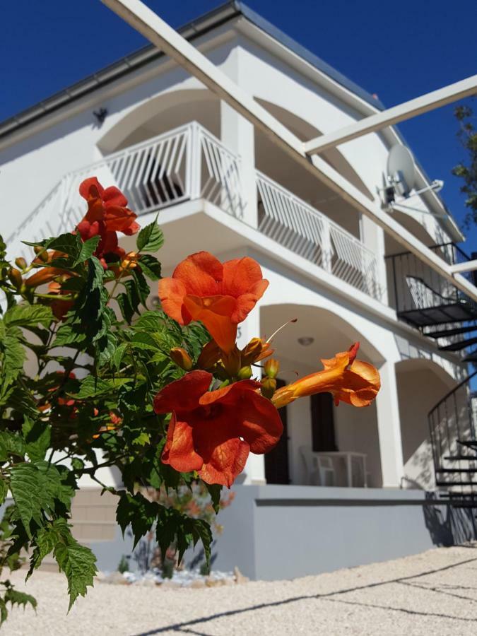 Apartments Merion Starigrad Paklenica Exterior foto
